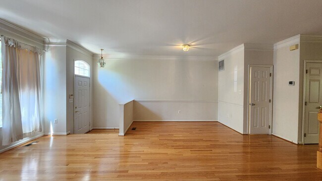Building Photo - Townhome in Island Creek Subdivision