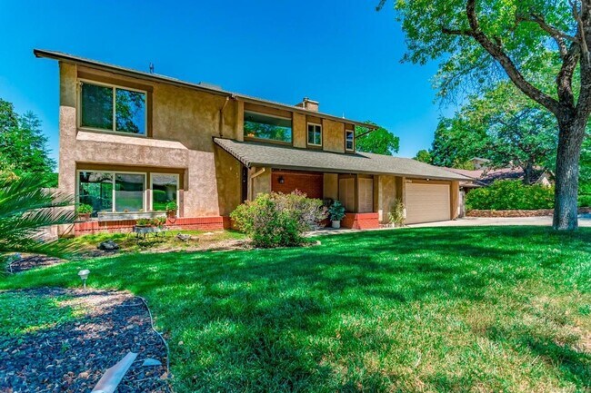 Foto del edificio - 4 Bedroom Home in West Redding