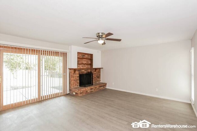 Building Photo - Need more SPACE!!! This home is for you. F...
