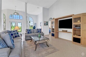 Building Photo - 2202 NW 38th Pl