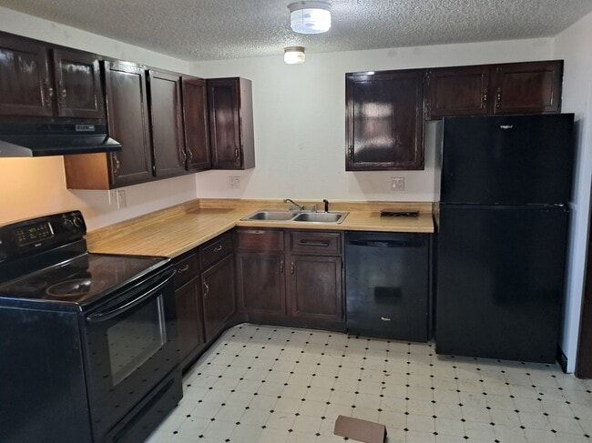 Building Photo - 115 W 45th St