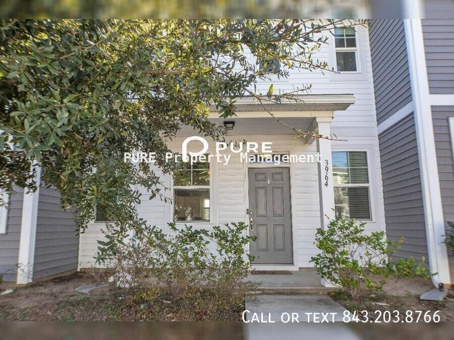 Foto principal - Charming Two-Story Townhouse Near Park Cir...