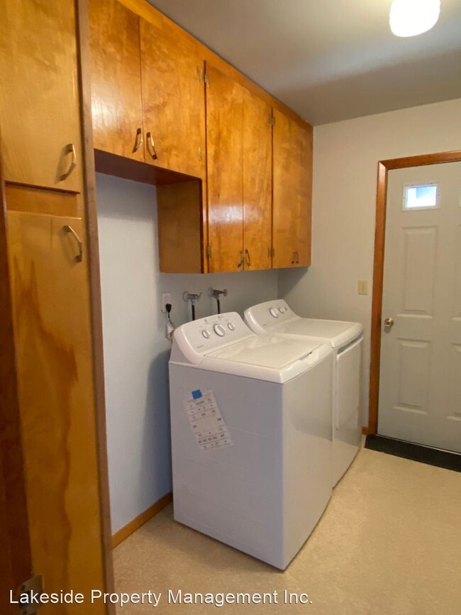 Building Photo - 2 br, 1 bath House - 1520 Washburn Way