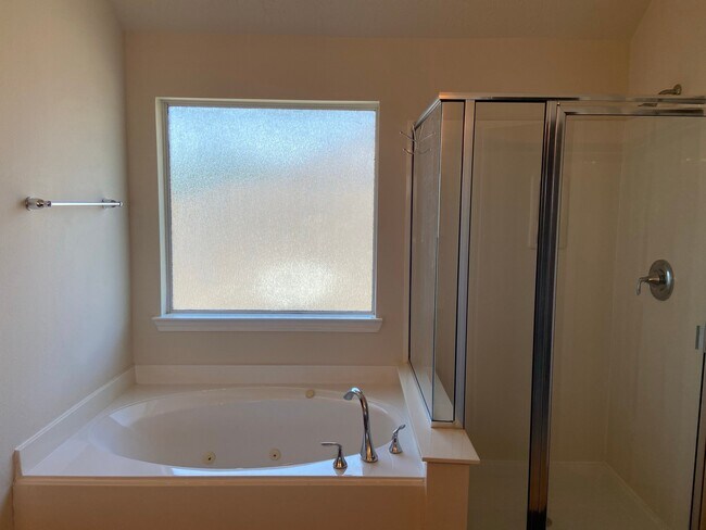 Building Photo - 18011 Rustic Brook Ct