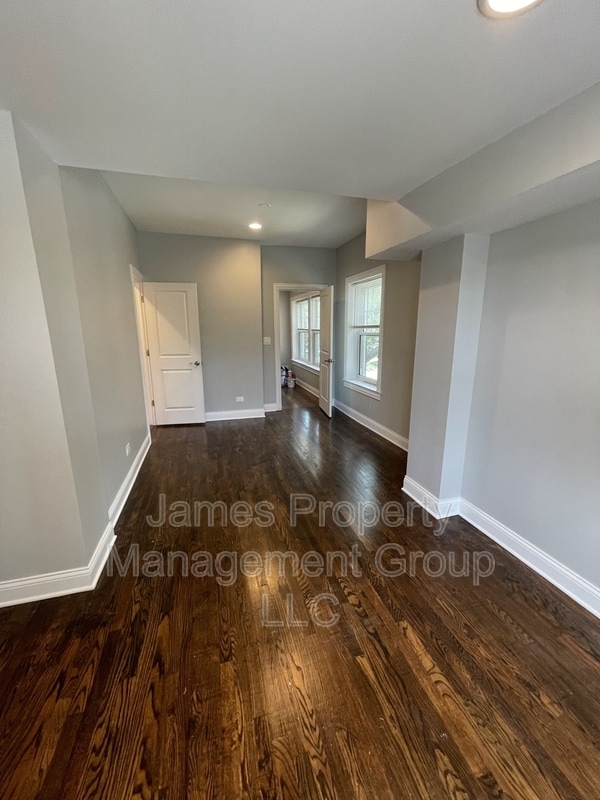 Foto del edificio - 5669 N Magnolia Ave