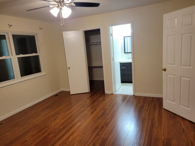 Foto del edificio - 15808 Haynes Rd