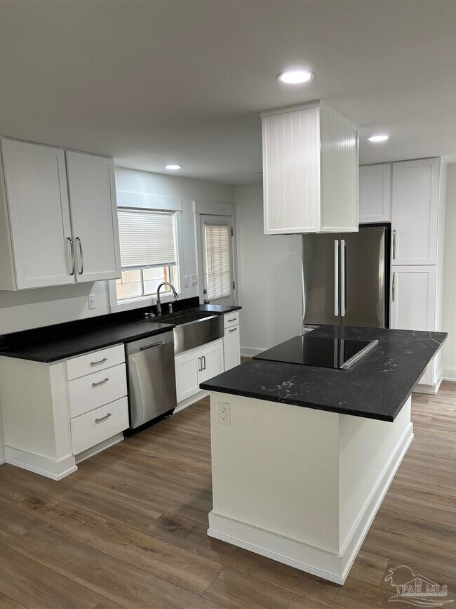 Foto del edificio - 3600 Forest Glen Dr