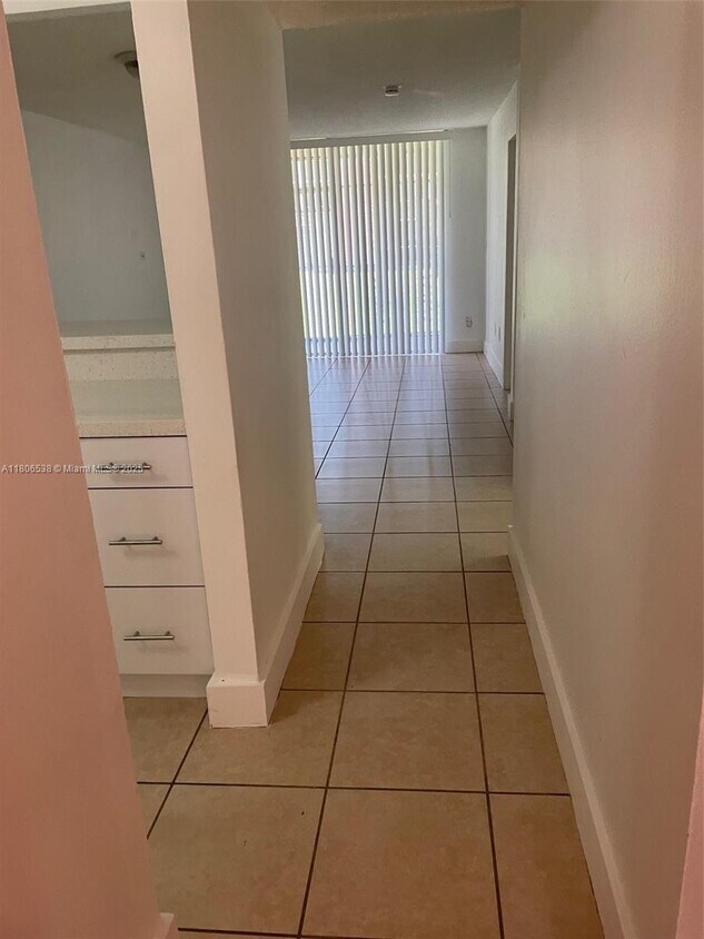 Foto principal - 19825 SW 114th Ave