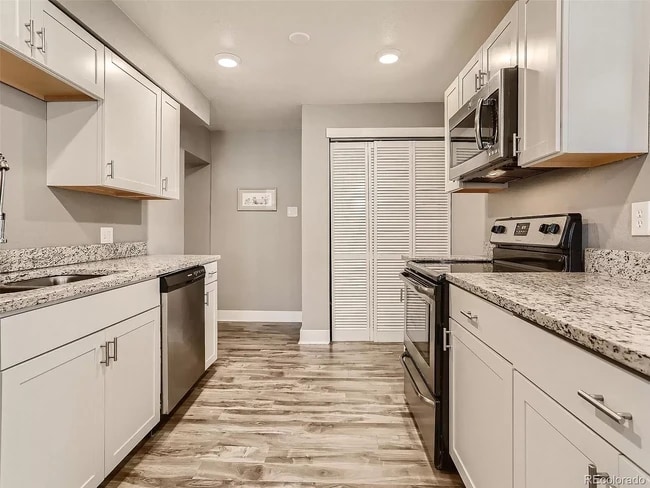 Building Photo - 3020 Eudora St