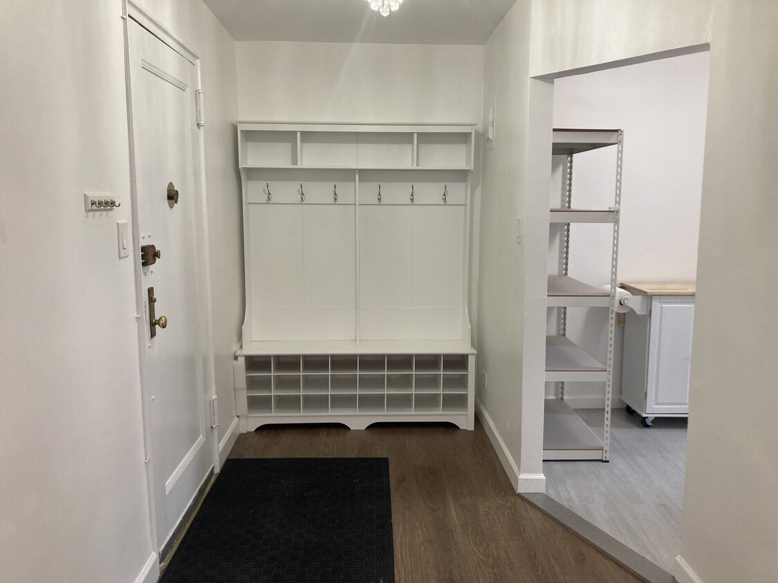 Foto principal - 6730 Clyde St