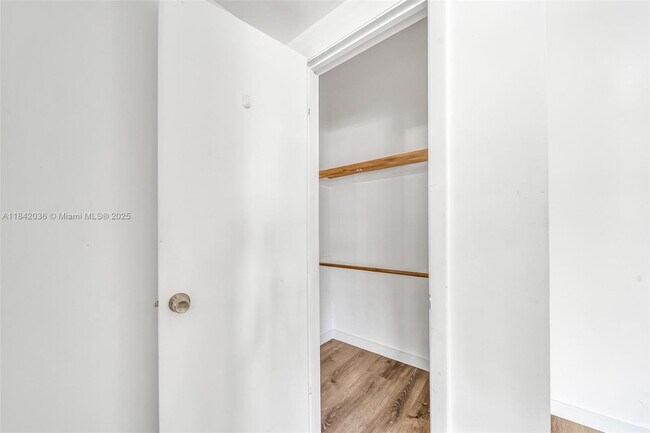 Foto del edificio - 402 NW 12th Ave