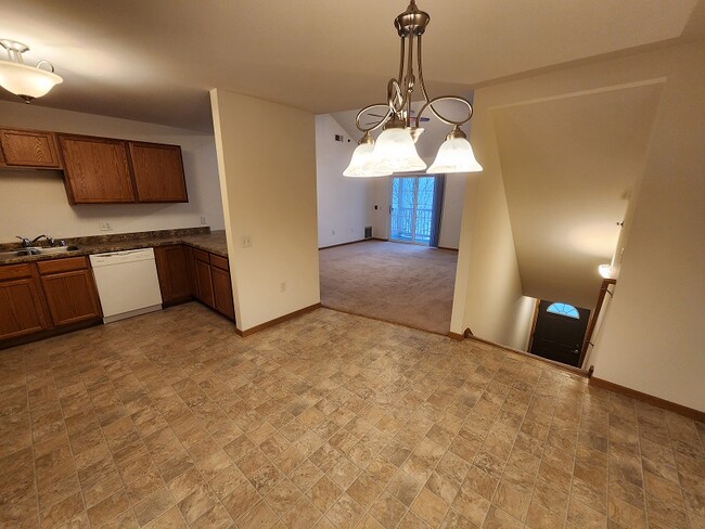 Building Photo - 1521 Commonwealth Dr