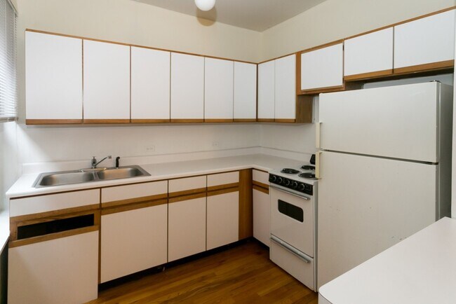 Foto del edificio - 653 W Barry Ave