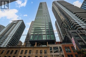 Building Photo - 327 King St W