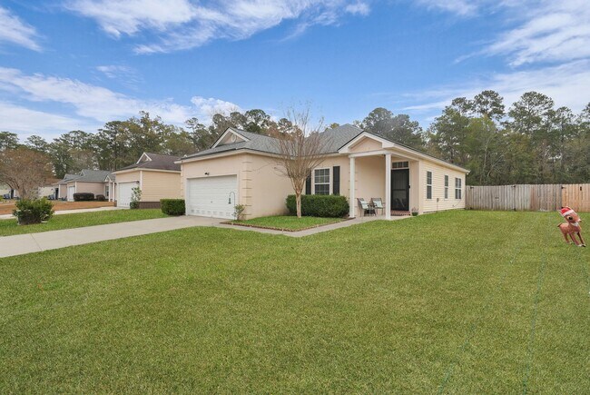 Foto del edificio - Charming 3BR Home in Richmond Hill with Pond View & Great Location!