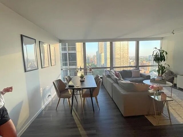 Foto del edificio - 340 W Diversey Pky