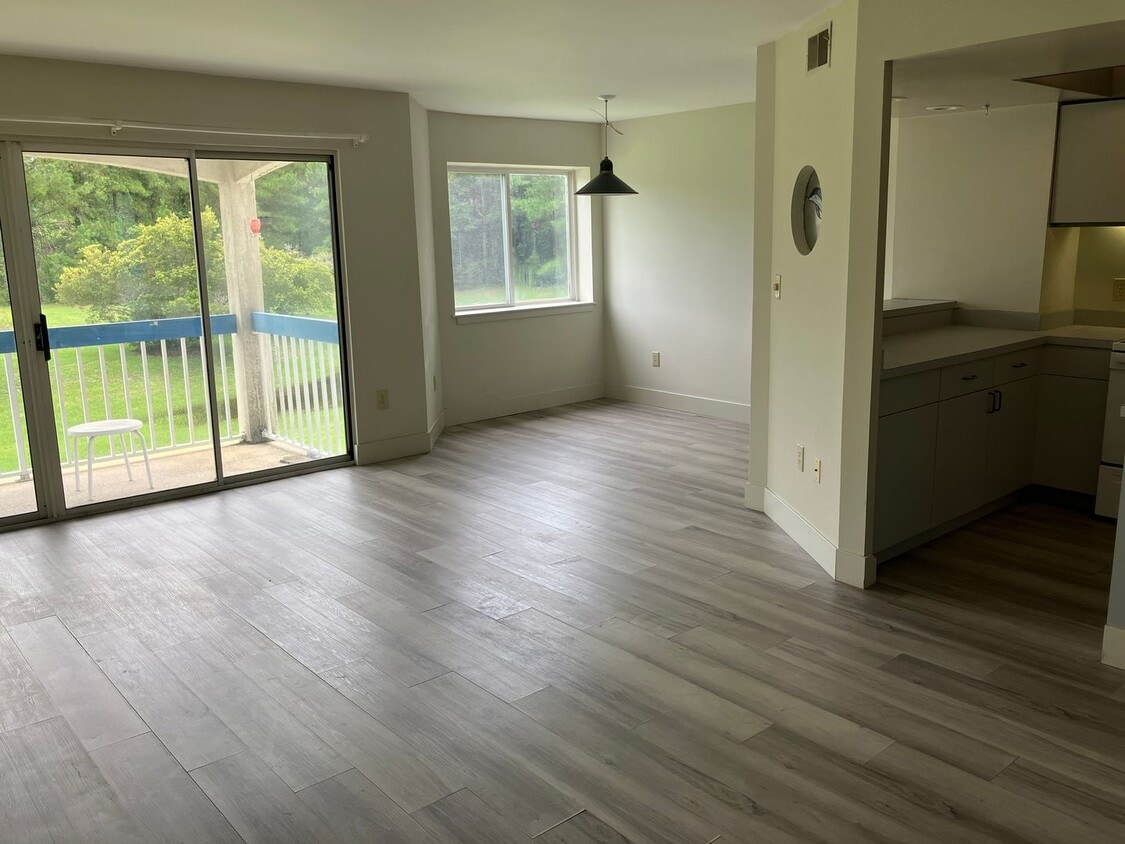 Primary Photo - 2 bedroom 2.5 bathroom in Calabash