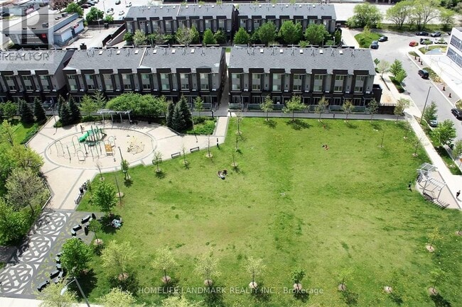 Building Photo - 181 Village Green Square