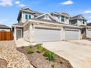 Building Photo - 411 Parkline Dr