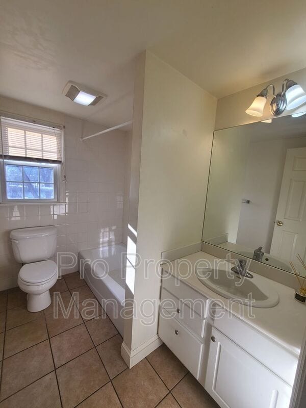 Foto del edificio - 133 Railroad St