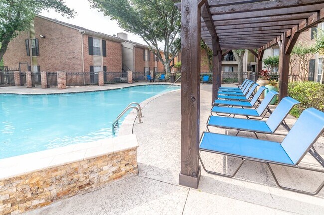 Foto del edificio - 2800 Ashford Trail Dr