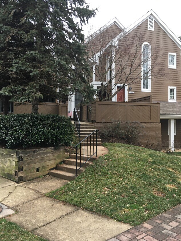 1517 Church Hill Pl Unit 1517, Reston, VA 20194 Condo for Rent in