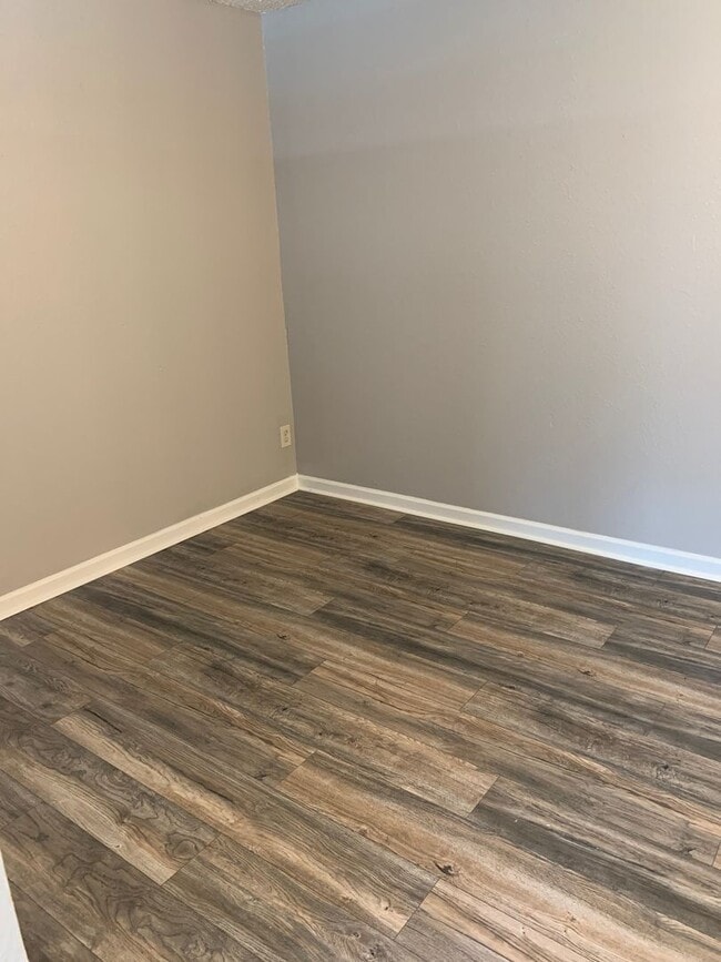 Interior Photo - Eastpointe