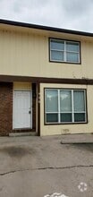Building Photo - 906 Hersinger Pl