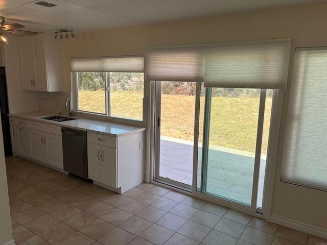Building Photo - 6393 Viewpoint Ct