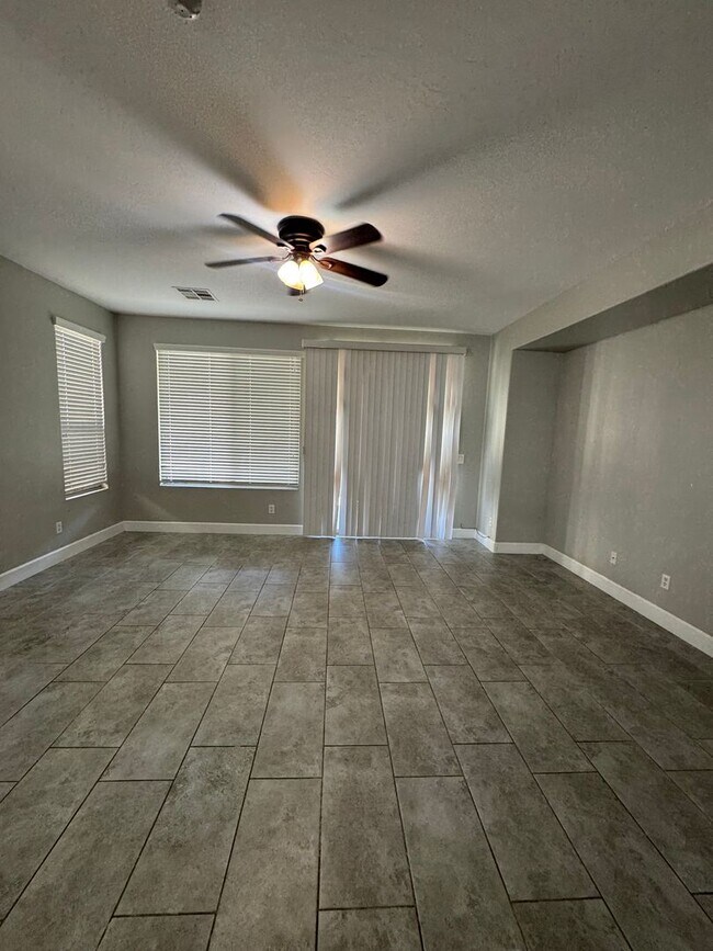 Foto del edificio - 15445 W Cottonwood Cir