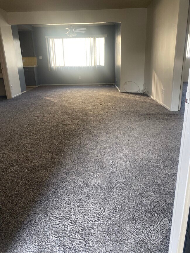 Building Photo - 3759 Lockland Dr