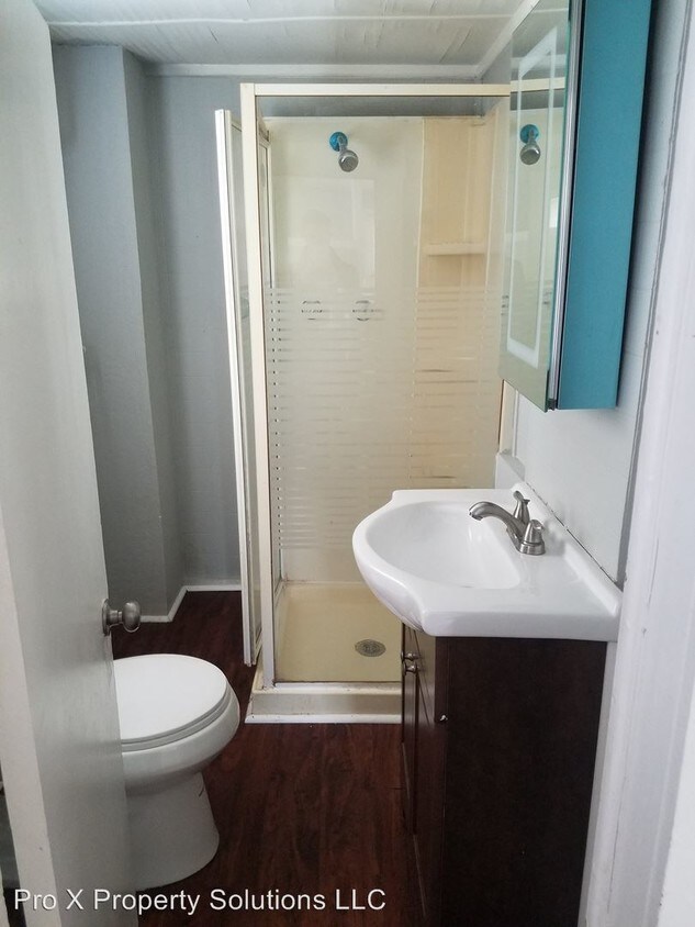Foto del edificio - 822 E 9th St