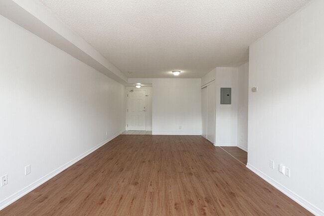 Building Photo - 333 Sidney Belsey Crescent