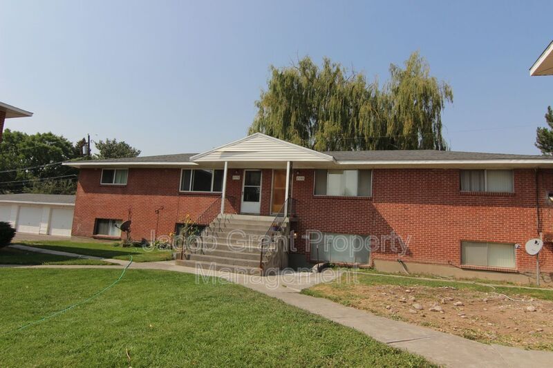 Foto principal - 2170 St Clair Rd