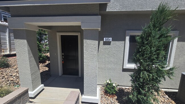Building Photo - 5854 Altitude St