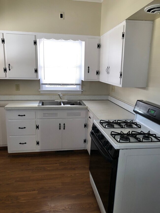 Foto del edificio - 452 Iowa Ave