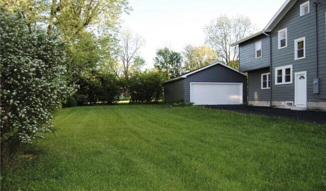 Foto del edificio - 209 E Hobart Ave