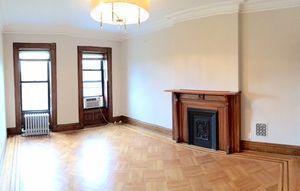 Lot's of Natural Light - 649 Jefferson Ave