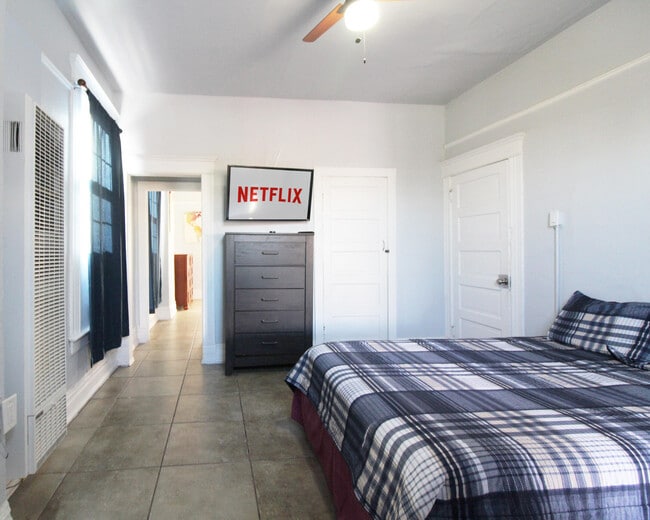 Building Photo - 130 Tobin Pl