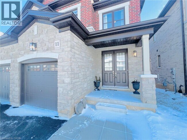 Building Photo - 11 Cherry Blossom Hts