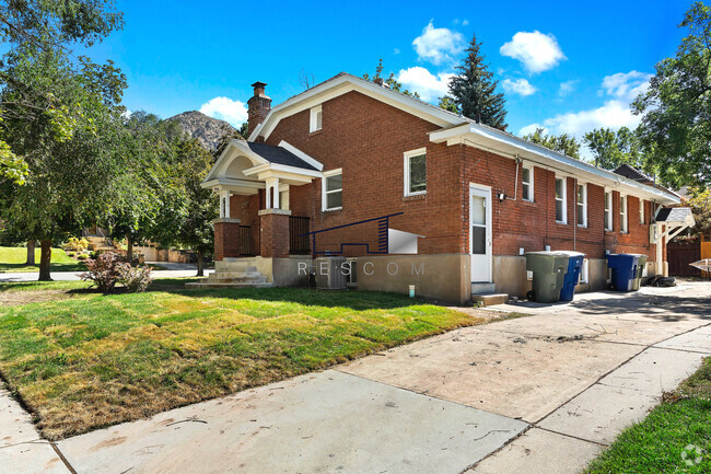 Building Photo - 2705 Polk Ave