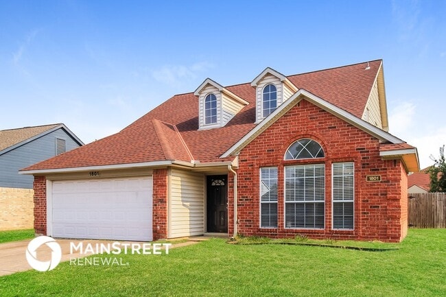 Building Photo - 1801 Spanish Trail