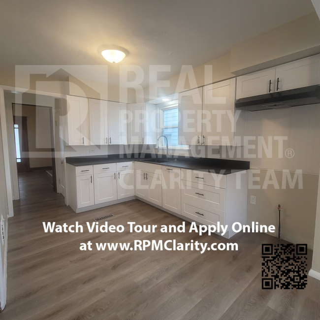 Building Photo - MOVE IN SPECIAL!! - Newly Updated 3 Bed/1....
