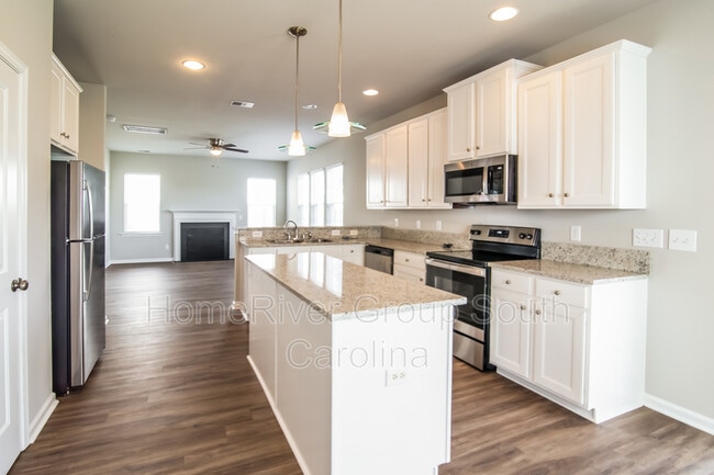 Building Photo - 4021 Sanderson Ln