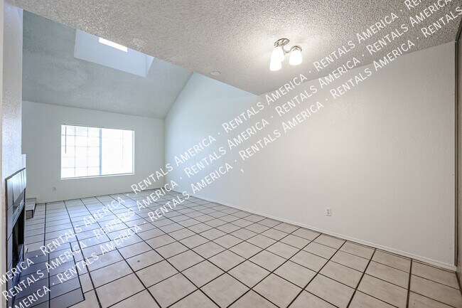 Foto del edificio - 10100 N 89th Ave