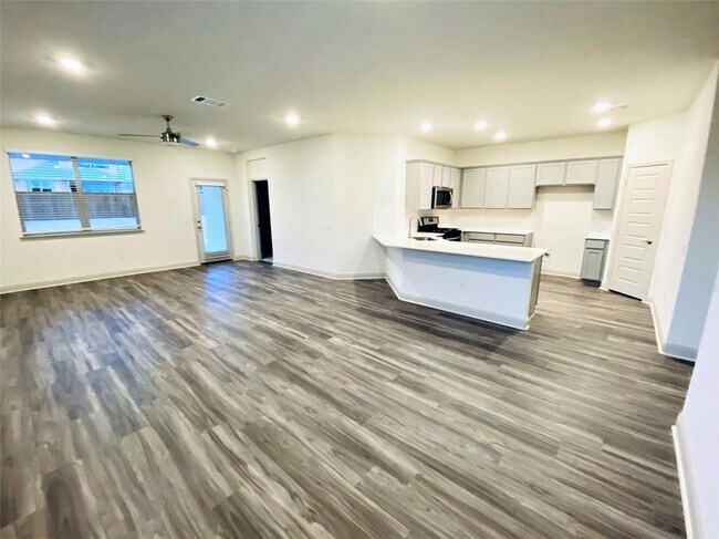 Building Photo - 16808 Casa Anna Dr.