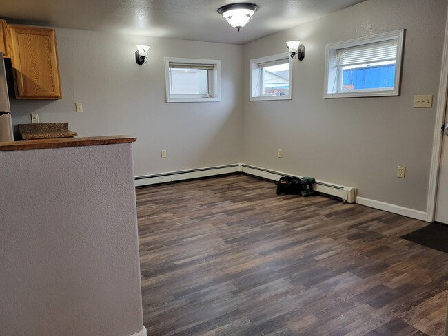 Building Photo - 840 4th Ave