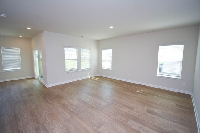 Photo - 4324 Falls Oaks St (Myrtle Beach, SC) House