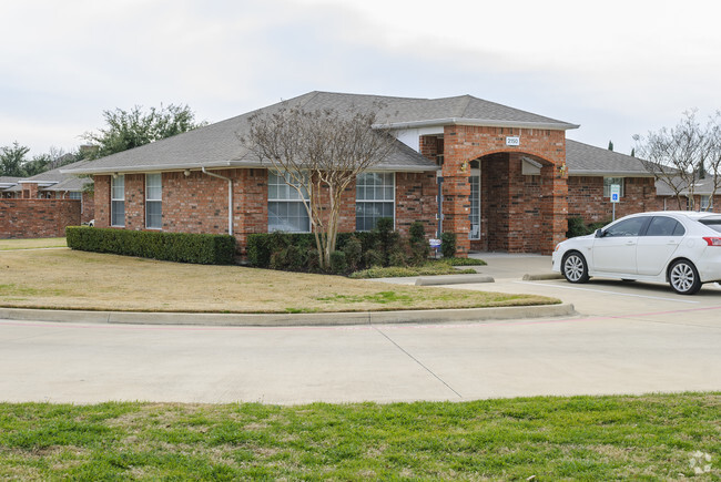 Building Photo - Garland Estates