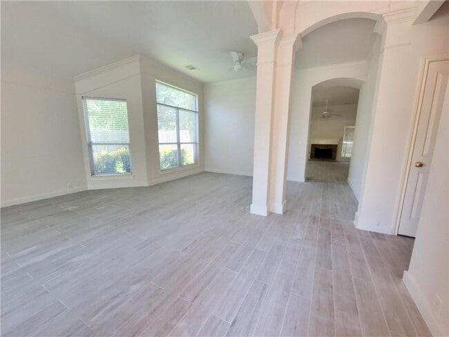 Building Photo - 1709 Autumn Fire Dr